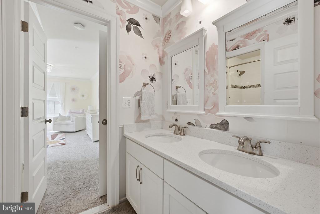 9003 CRYSTAL OAKS LANE