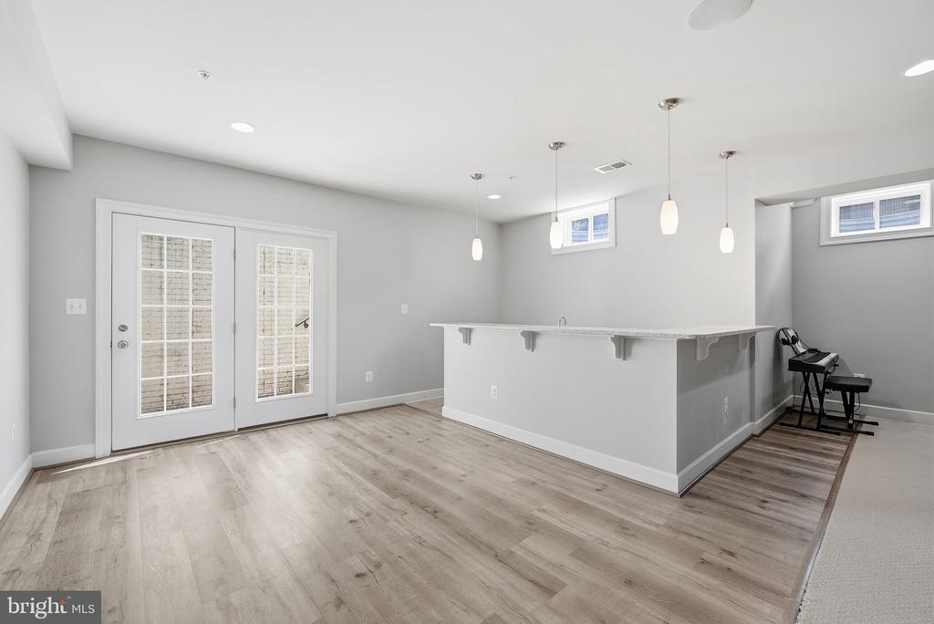 9003 CRYSTAL OAKS LANE