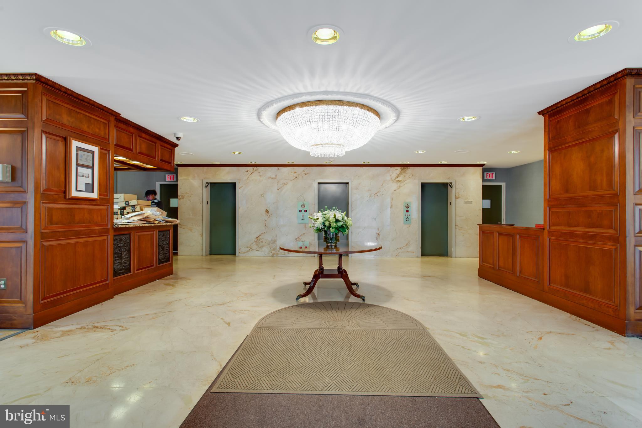 4501 ARLINGTON BOULEVARD 818