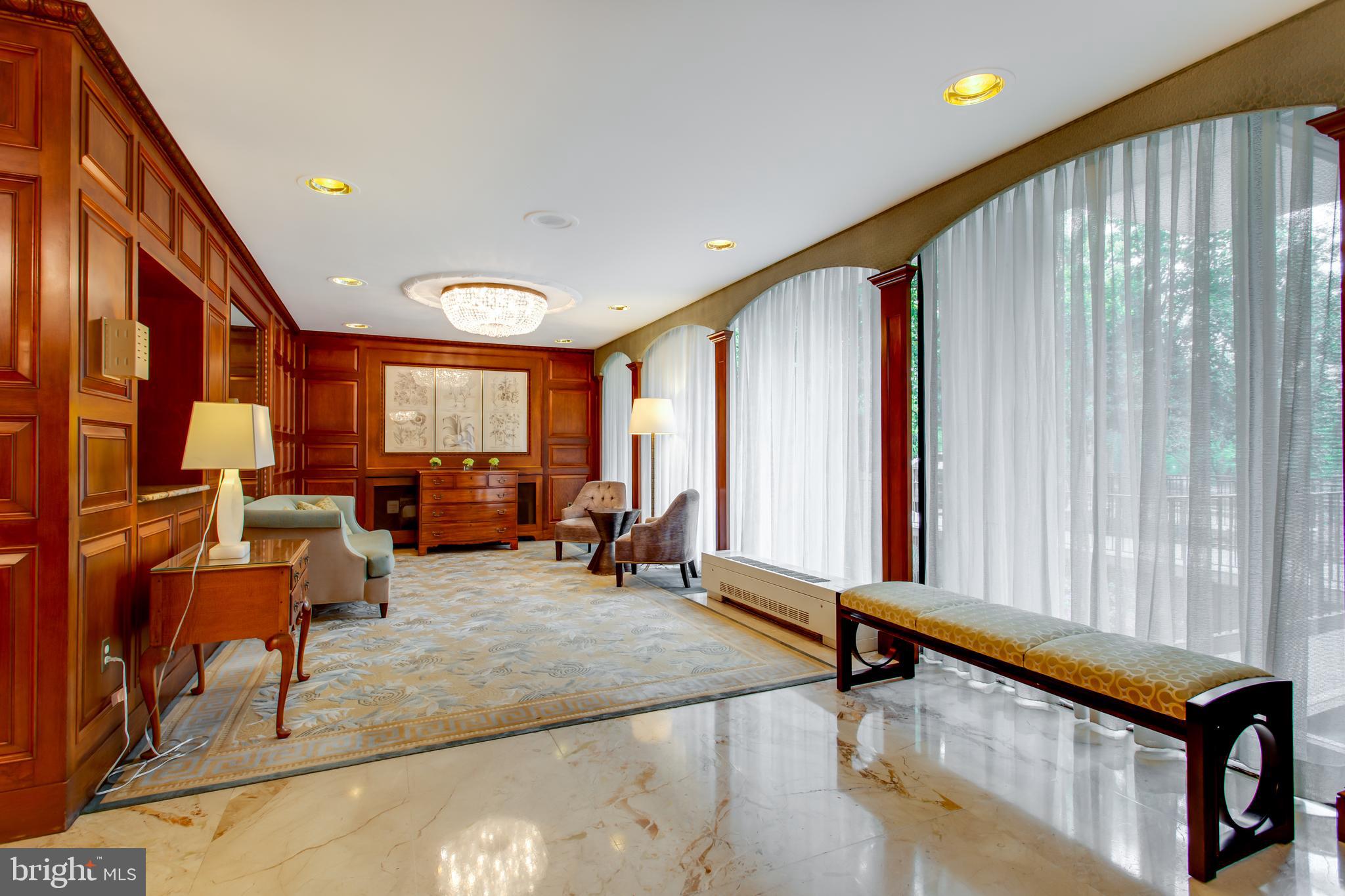 4501 ARLINGTON BOULEVARD 818