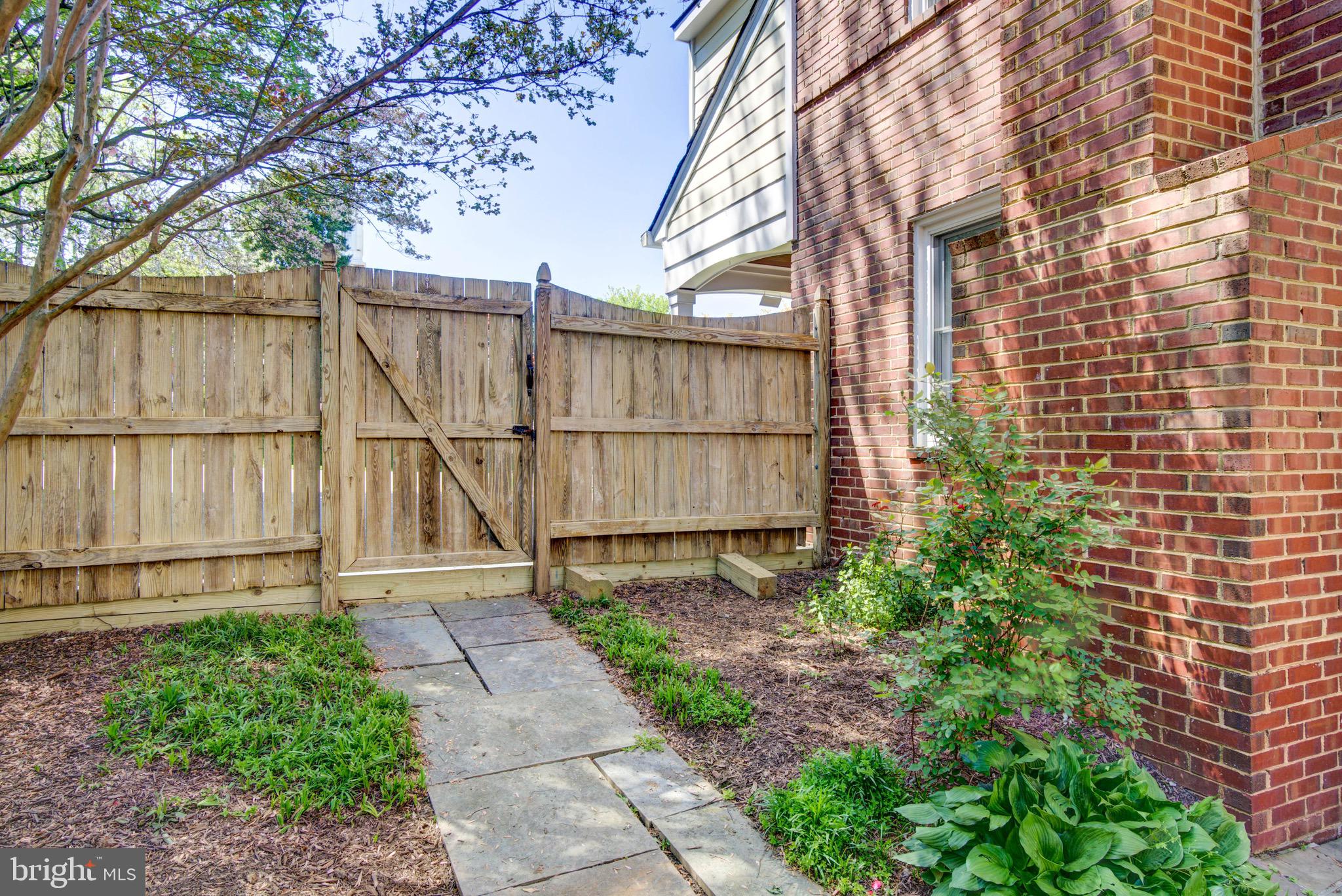 1111 N KENTUCKY STREET
