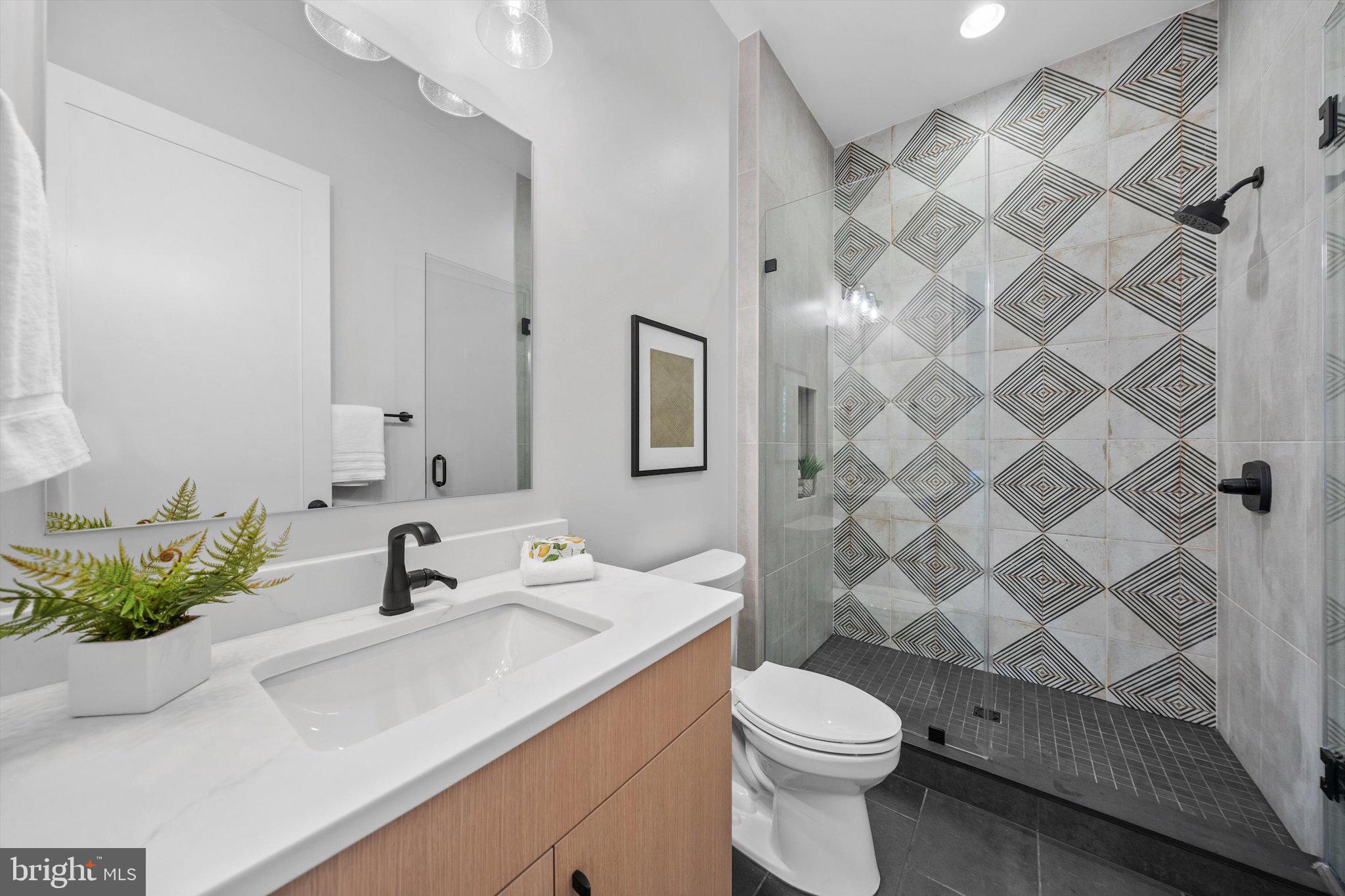 6807 Williamsburg Blvd
