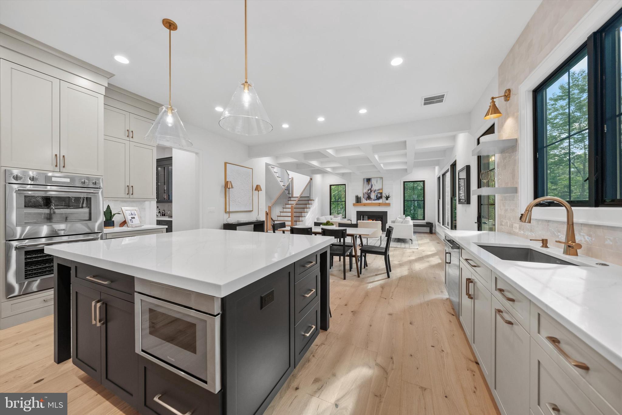 6807 Williamsburg Blvd