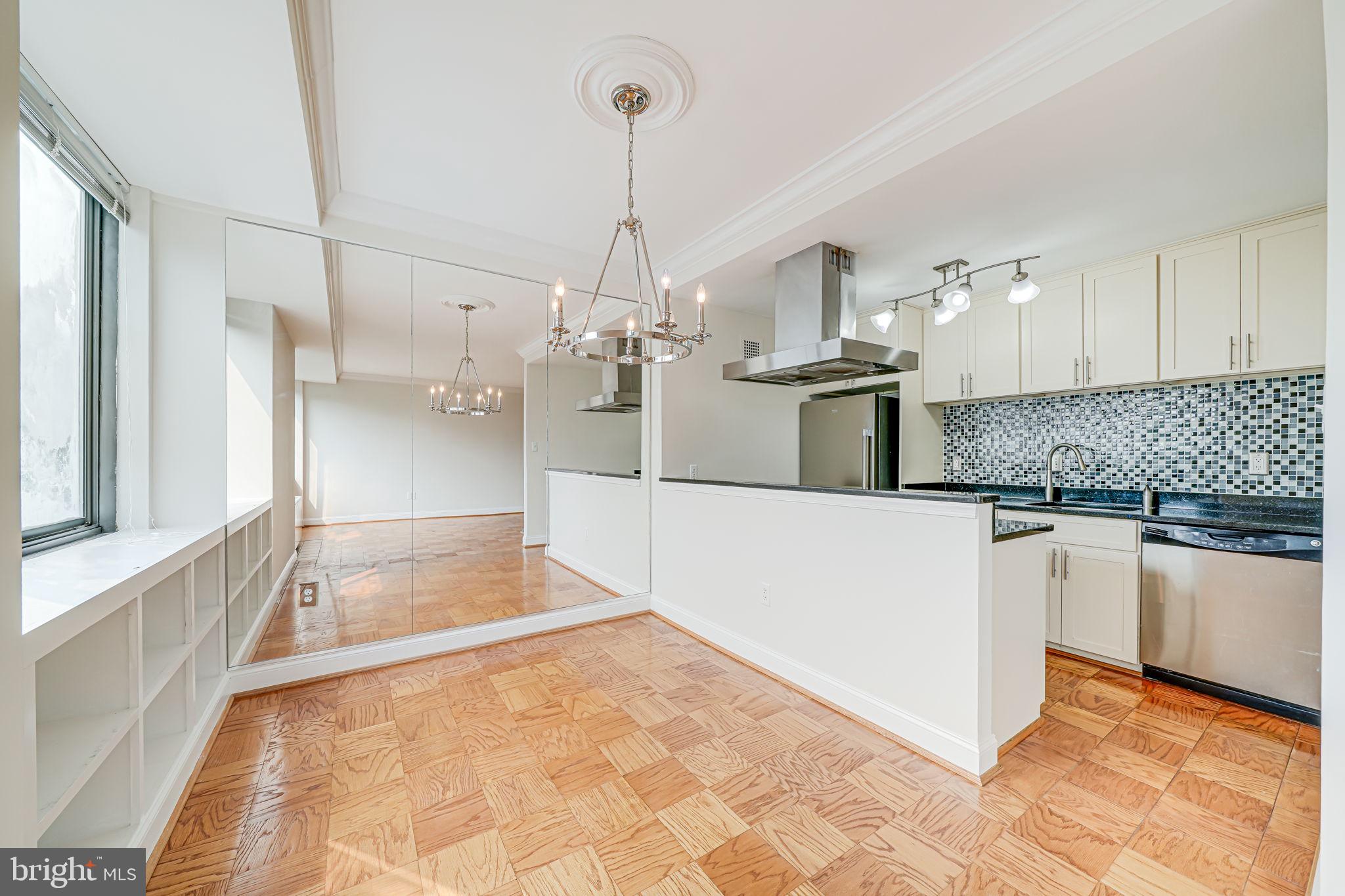 4390 LORCOM LANE 810