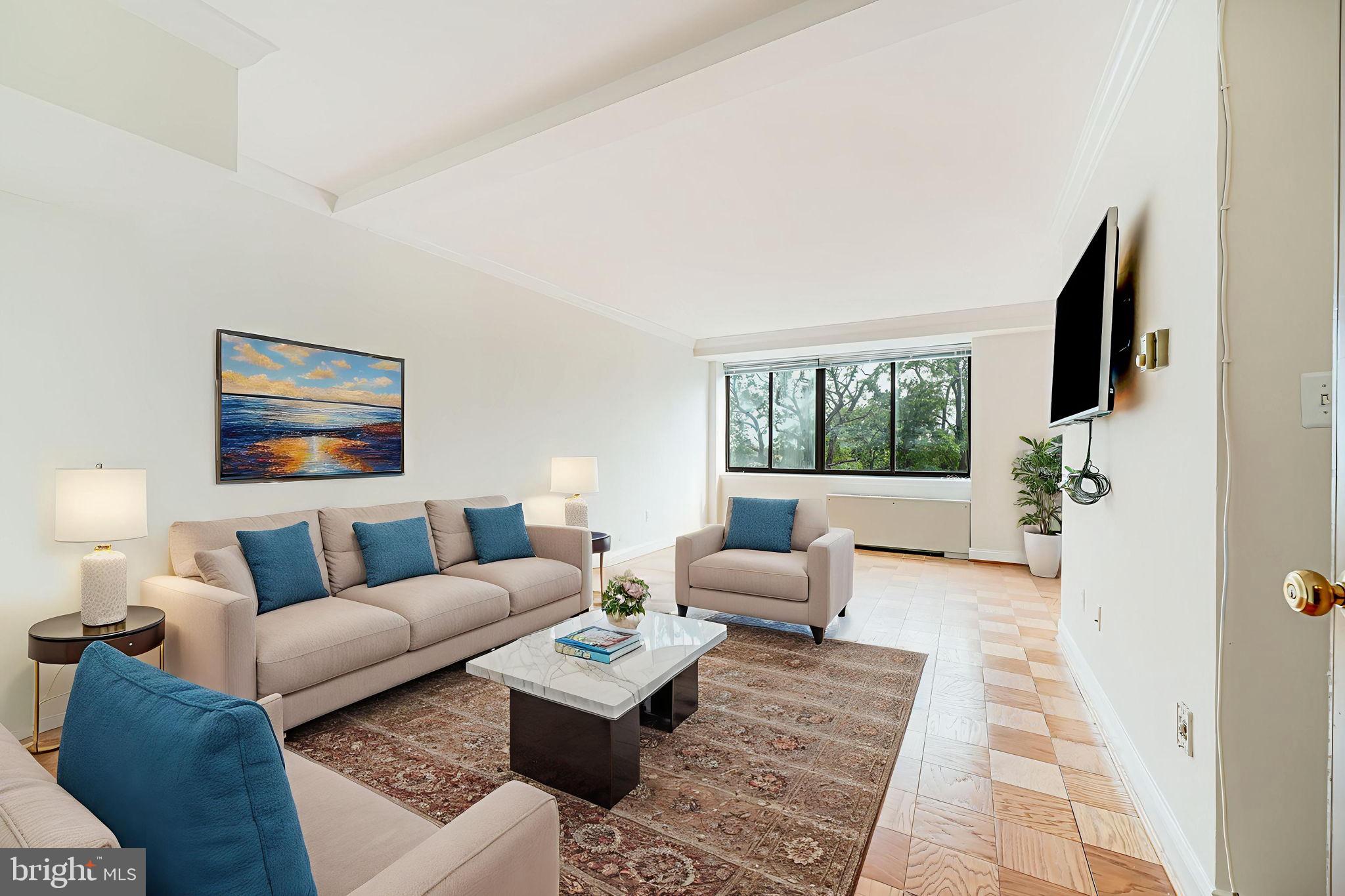 4390 LORCOM LANE 810