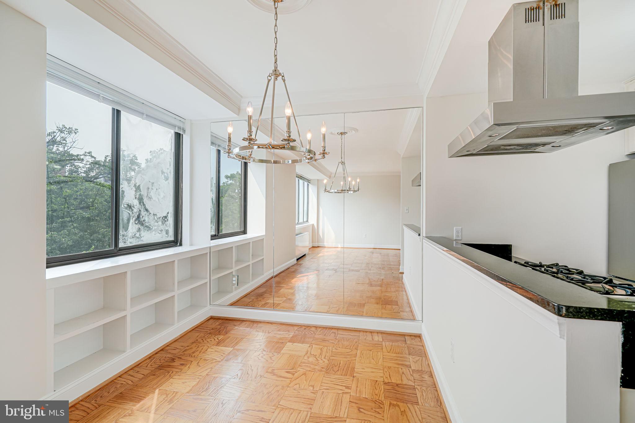 4390 LORCOM LANE 810