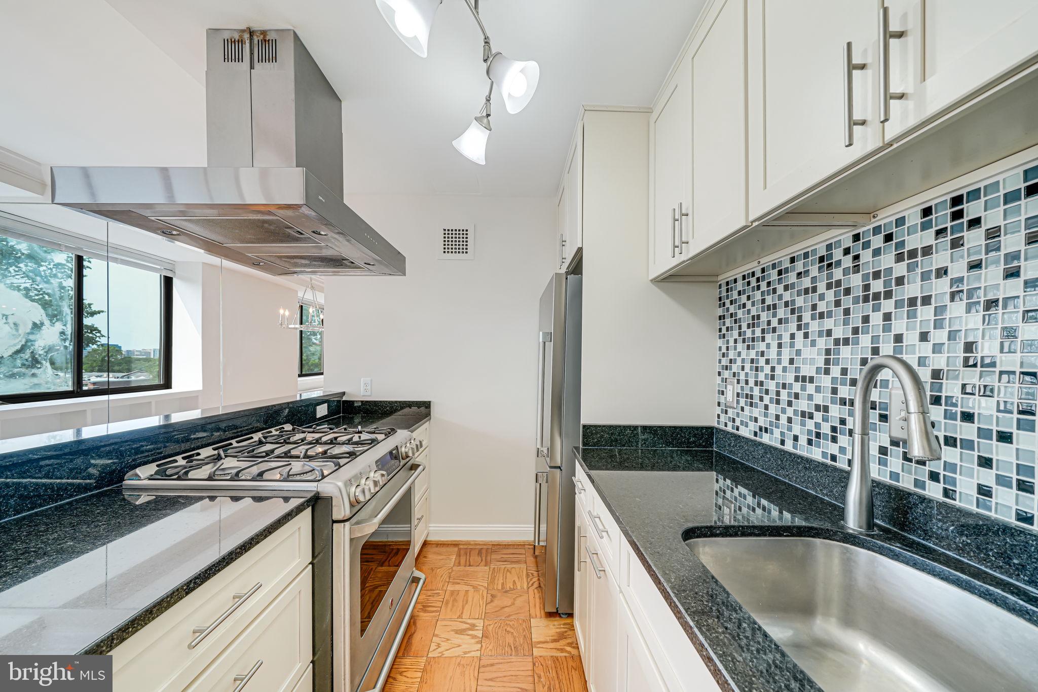 4390 LORCOM LANE 810