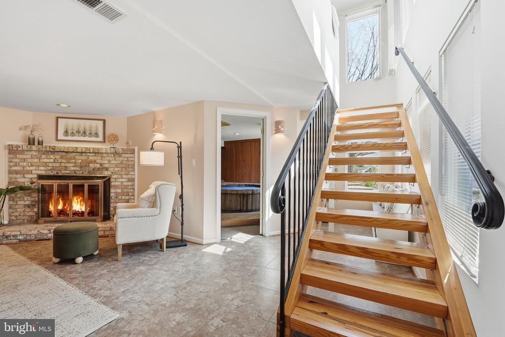 5600 16TH STREET N
