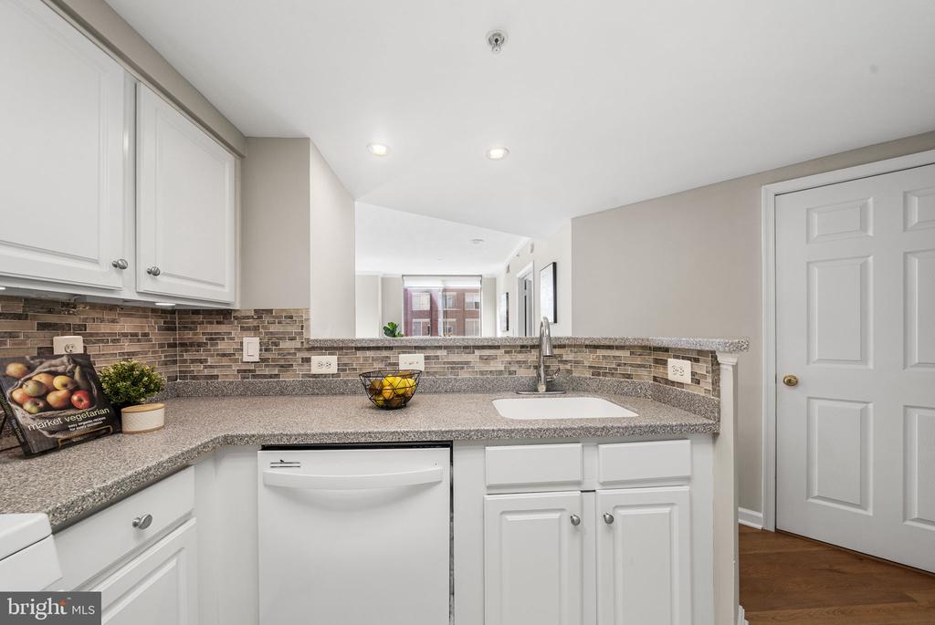 3835 9TH STREET N Unit: 603E