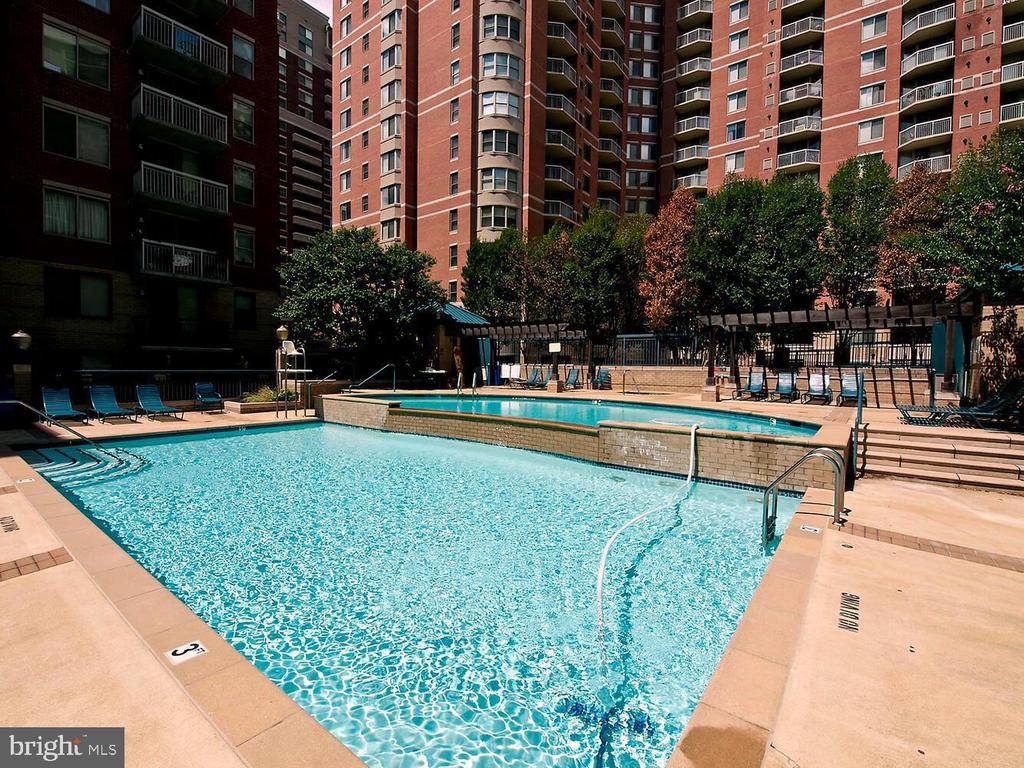 3835 9TH STREET N Unit: 603E