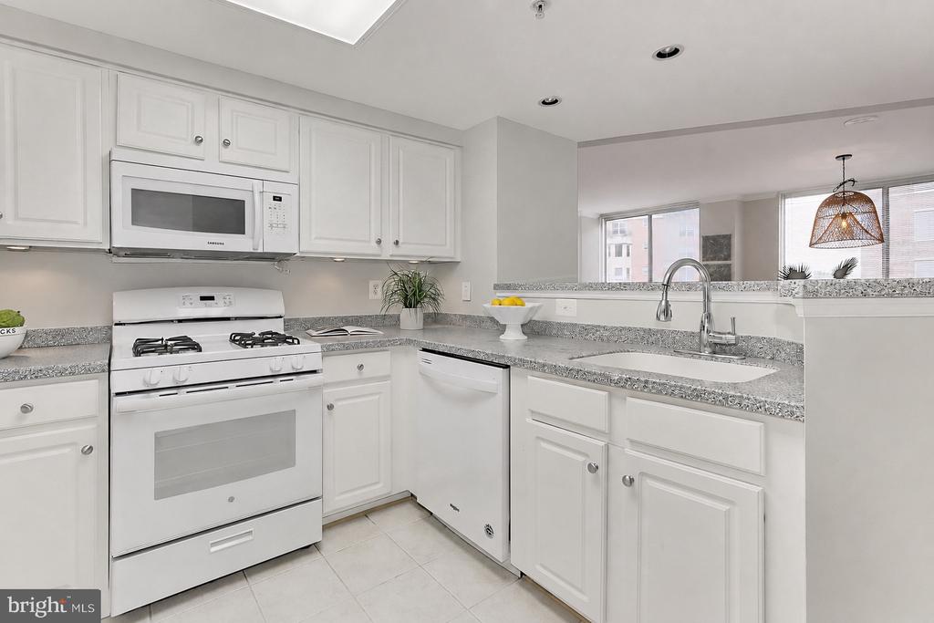 3835 9TH STREET N Unit: 603E