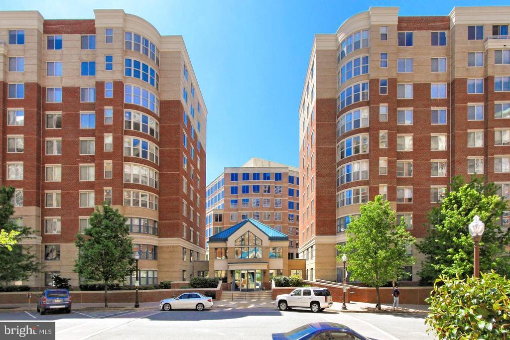 3835 9TH STREET N Unit: 603E