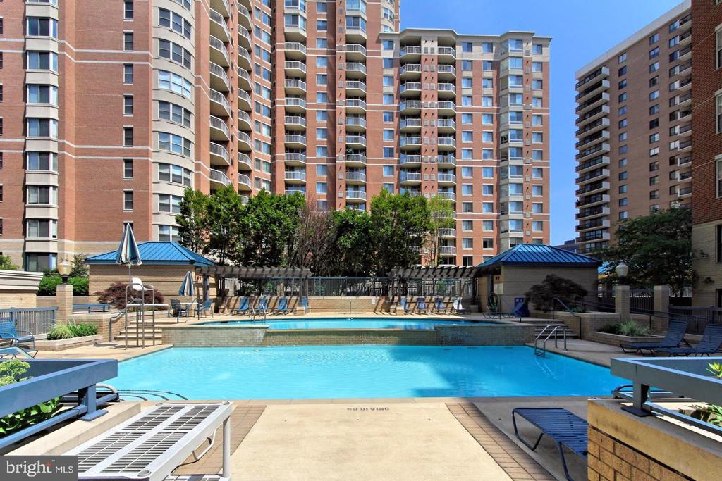3835 9TH STREET N Unit: 603E