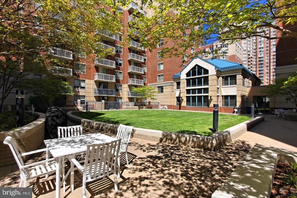 3835 9TH STREET N Unit: 603E