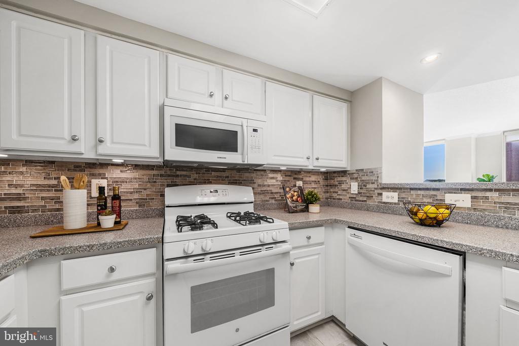 3835 9TH STREET N Unit: 603E