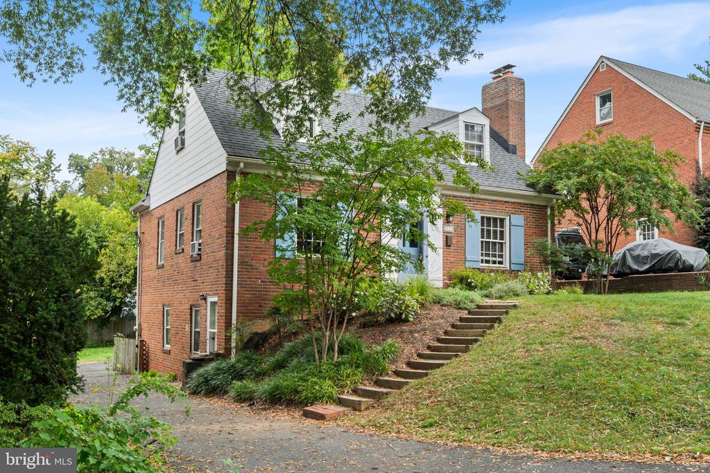 4733 20th Street N Arlington VA
