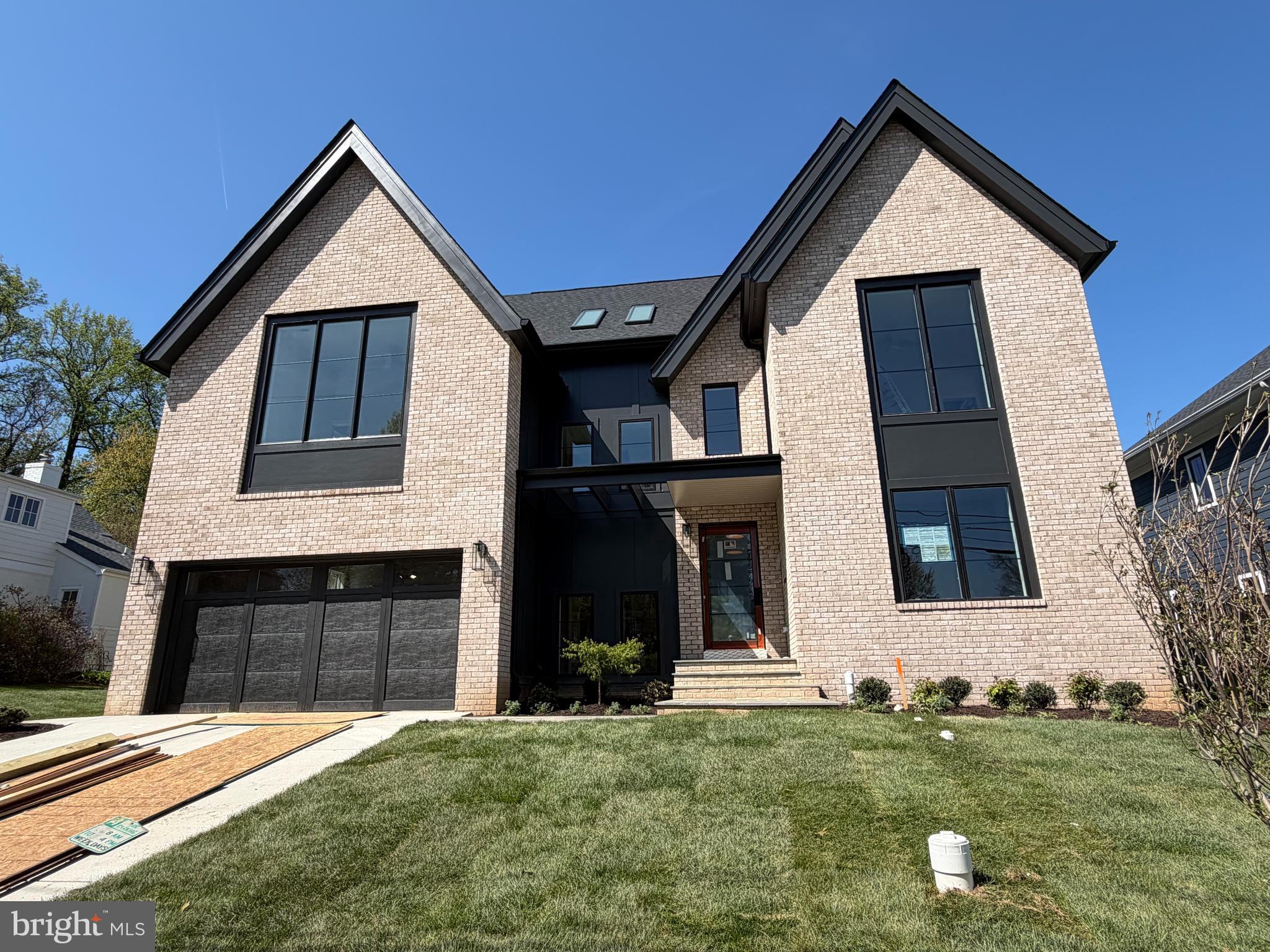 1104 N TUCKAHOE STREET