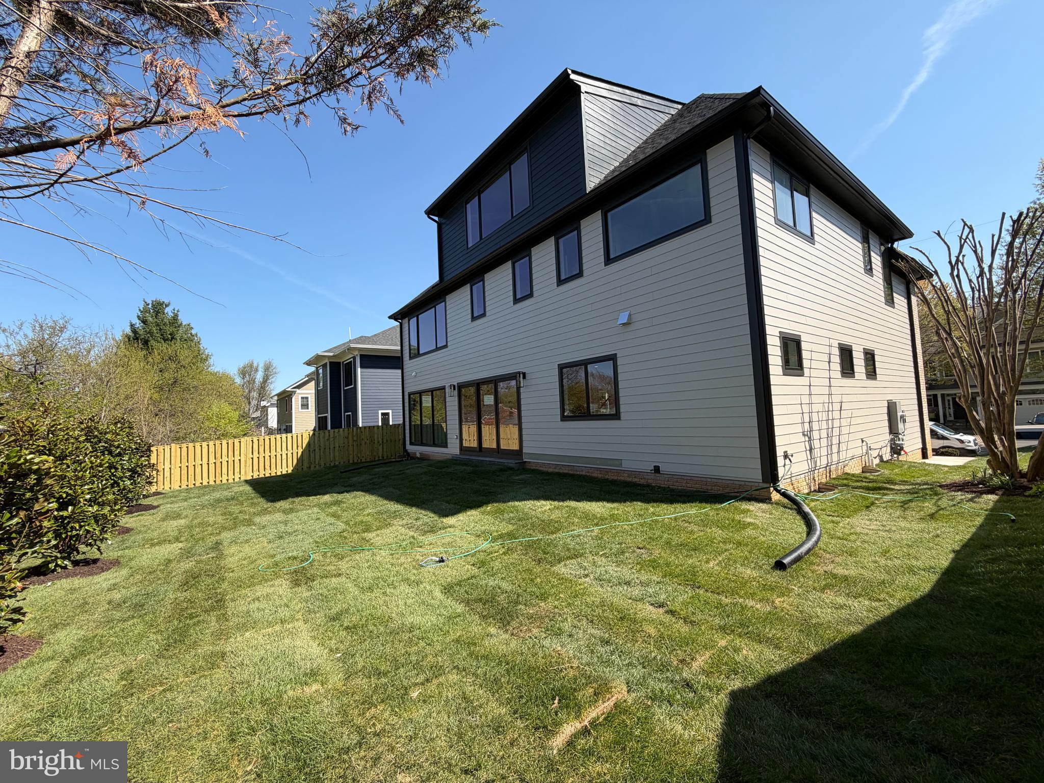 1104 N TUCKAHOE STREET