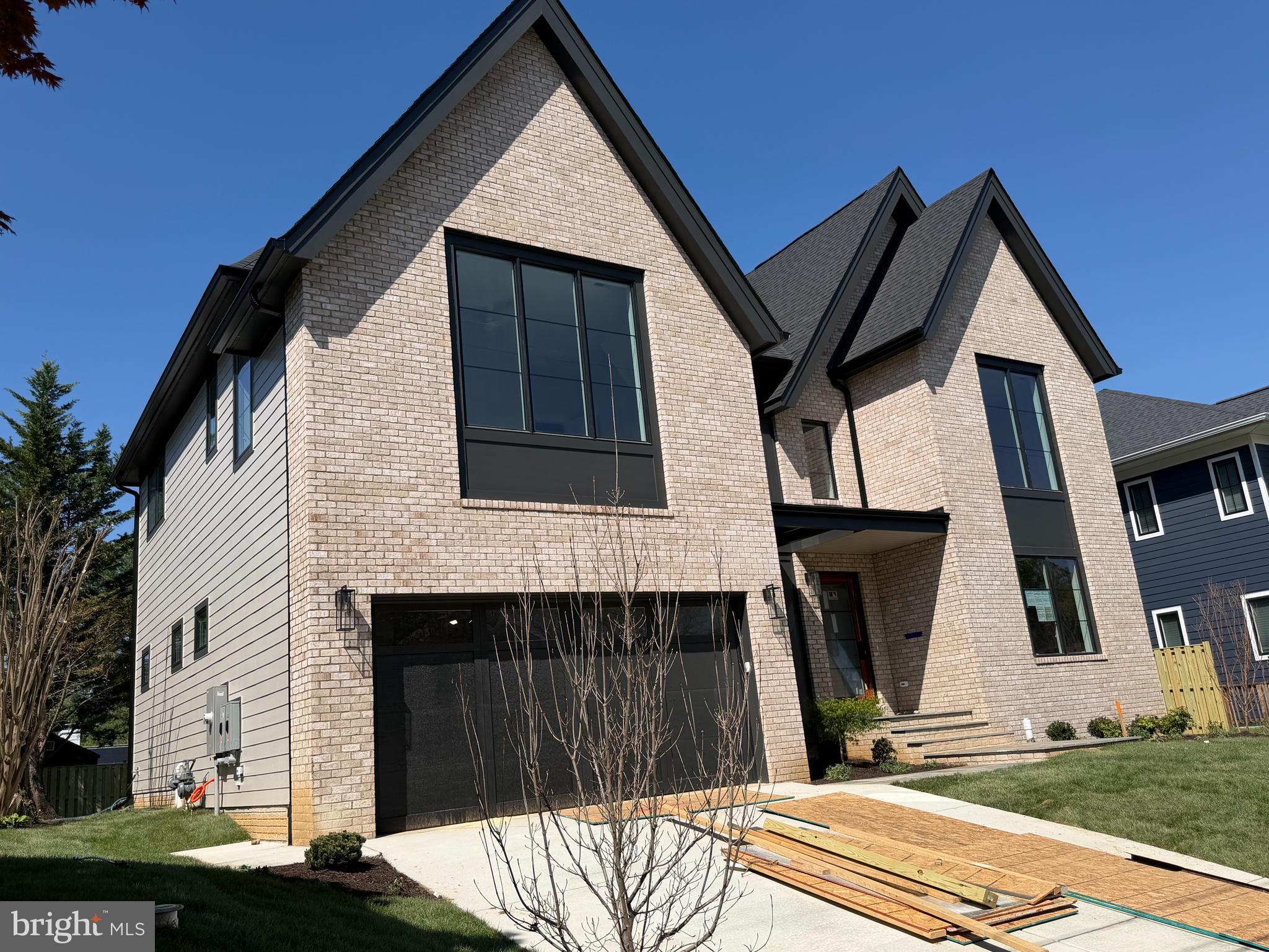 1104 N TUCKAHOE STREET