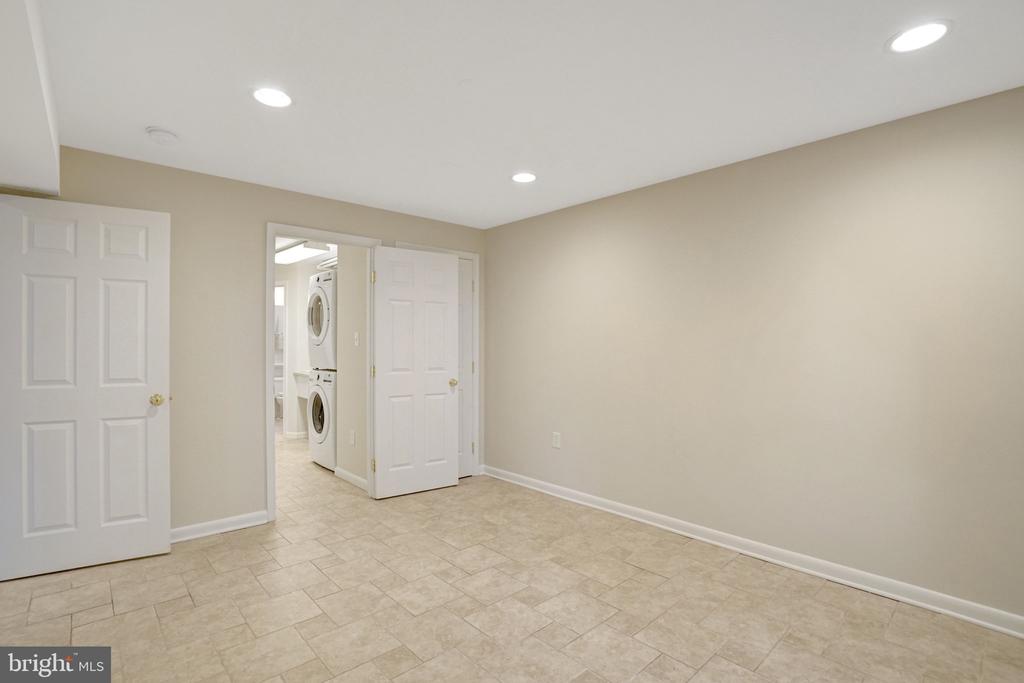105 POPLAR DRIVE