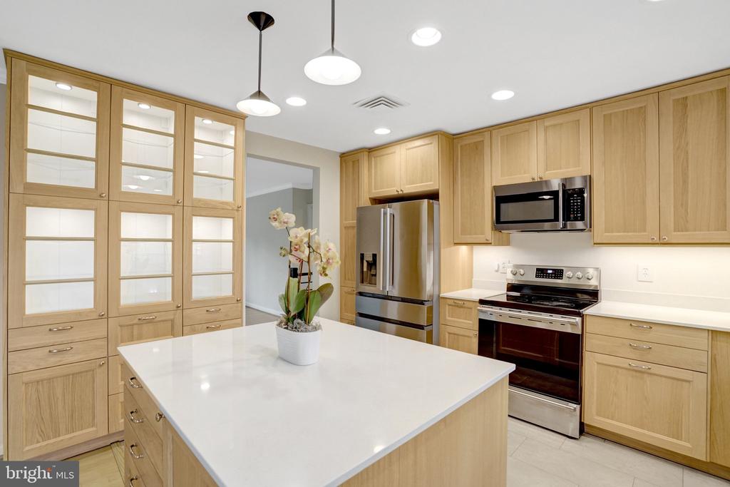 105 POPLAR DRIVE