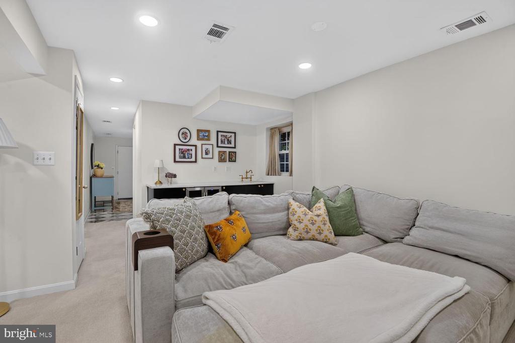 4020 ROBERTS ROAD