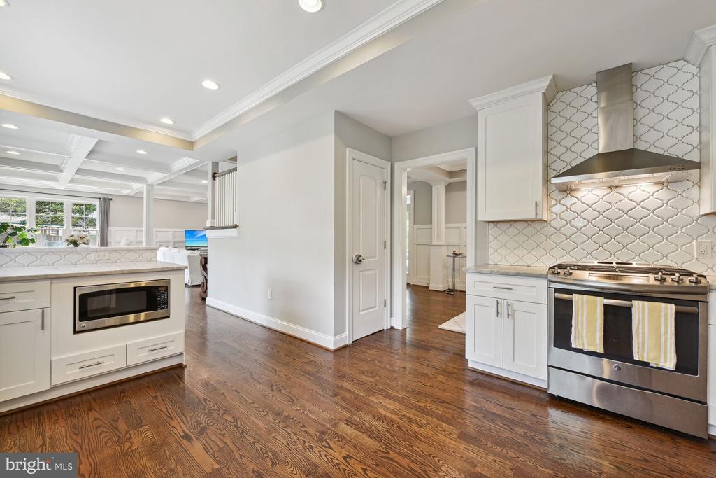 7221 ARTHUR DRIVE