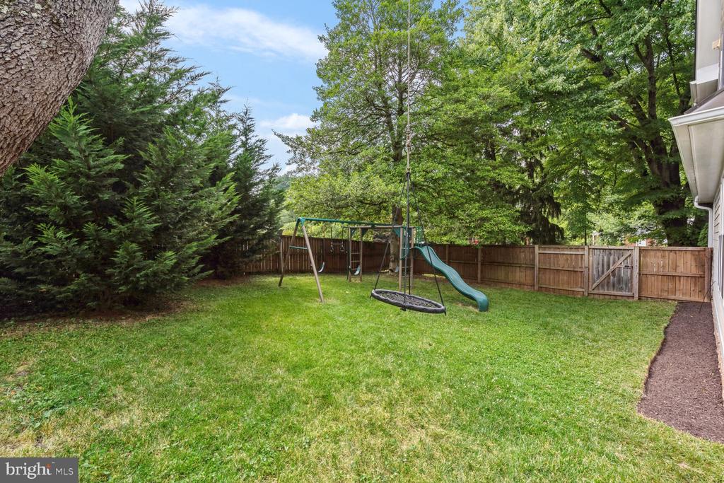 7221 ARTHUR DRIVE