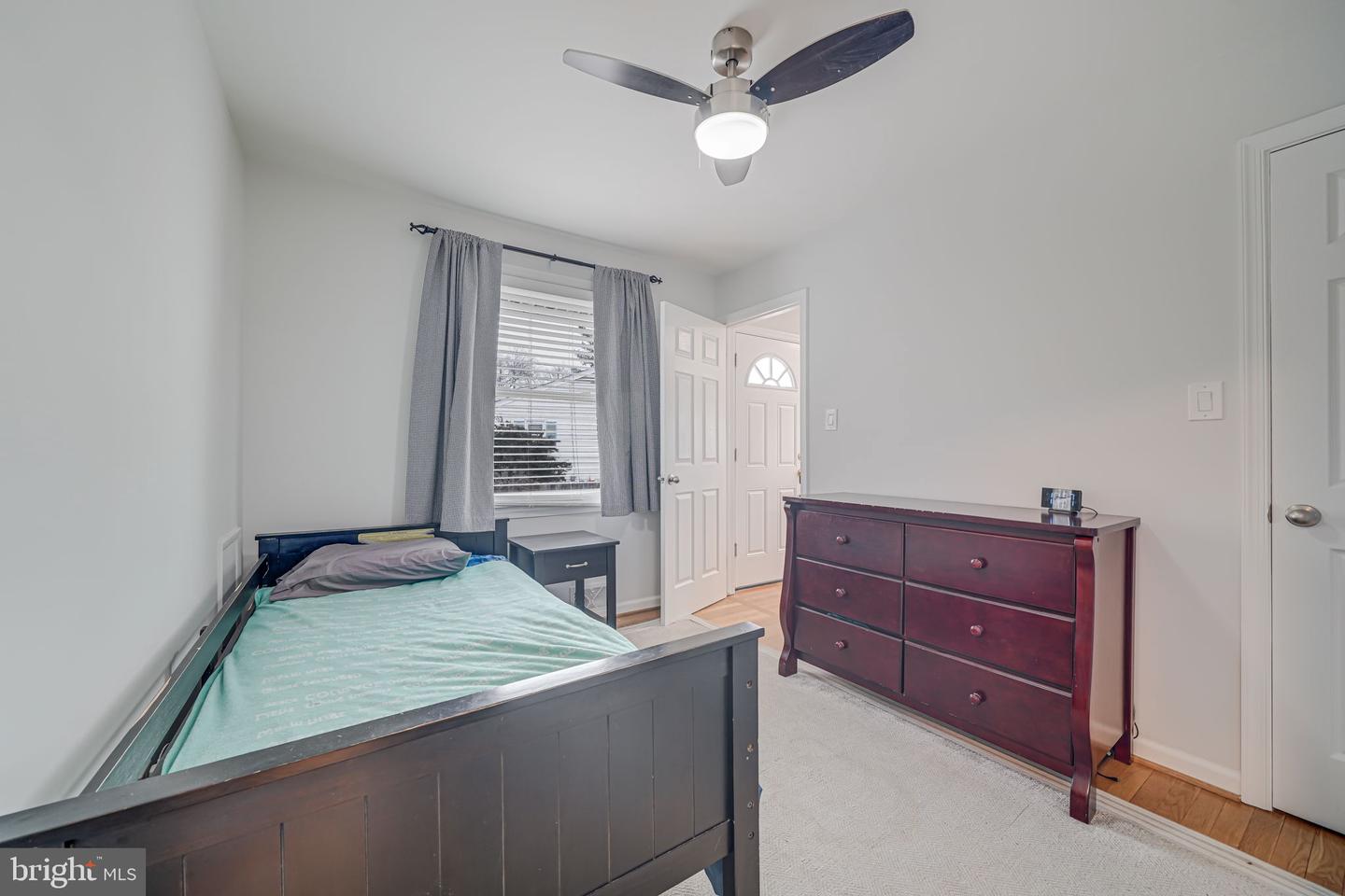 6812 Beechview Dr