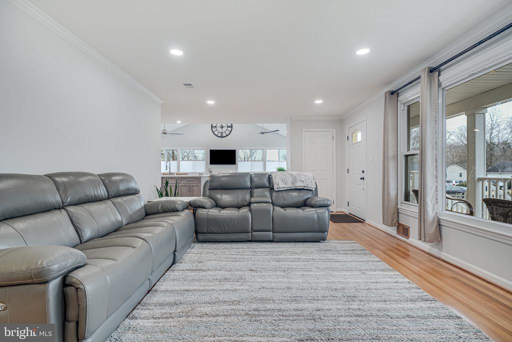 6812 Beechview Dr