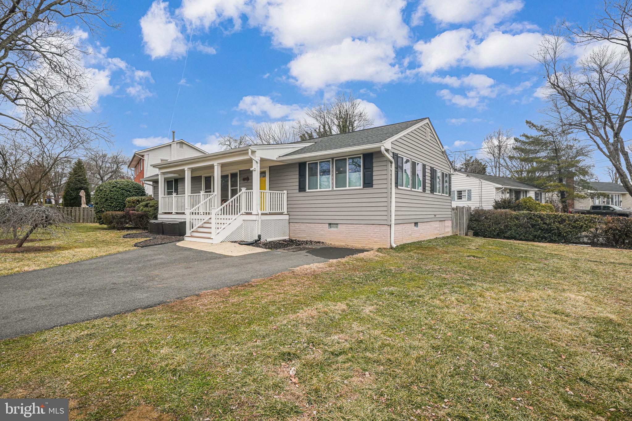 6812 Beechview Dr