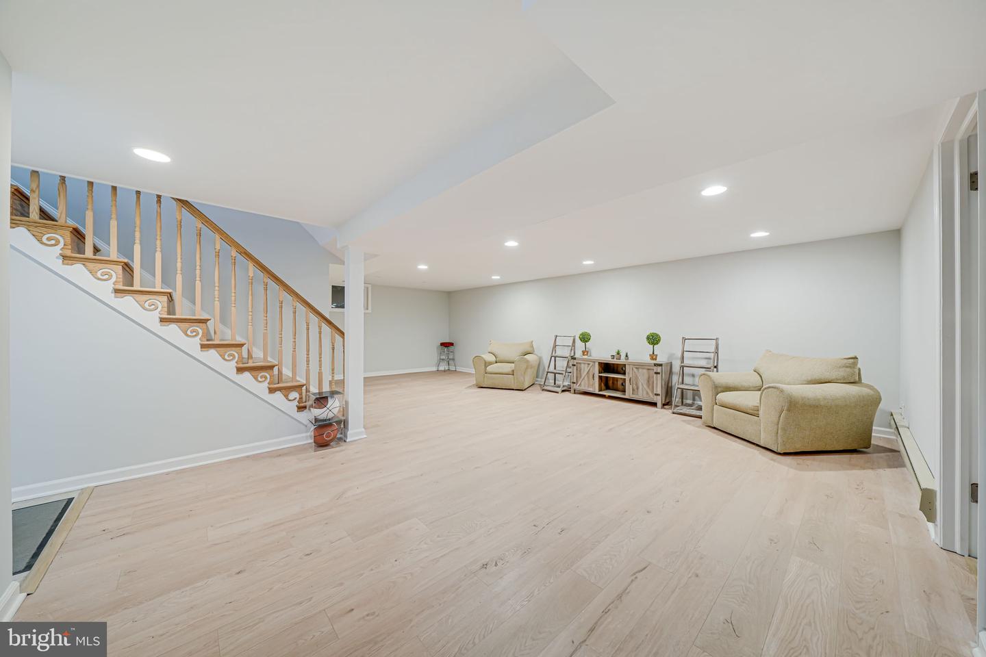 6812 Beechview Dr