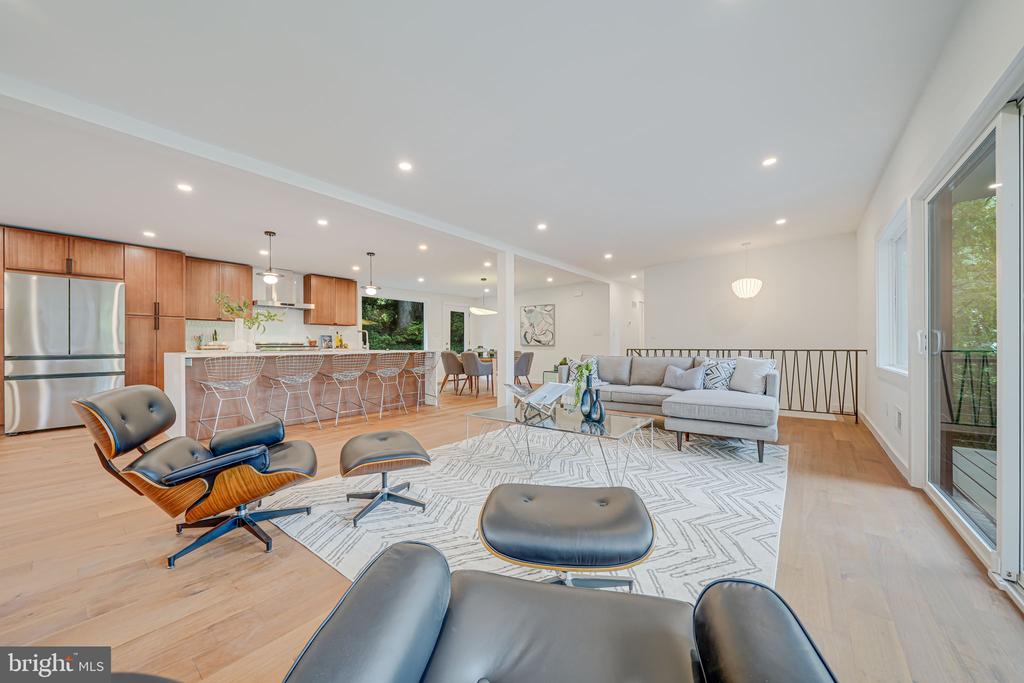 6210 WATERWAY DRIVE