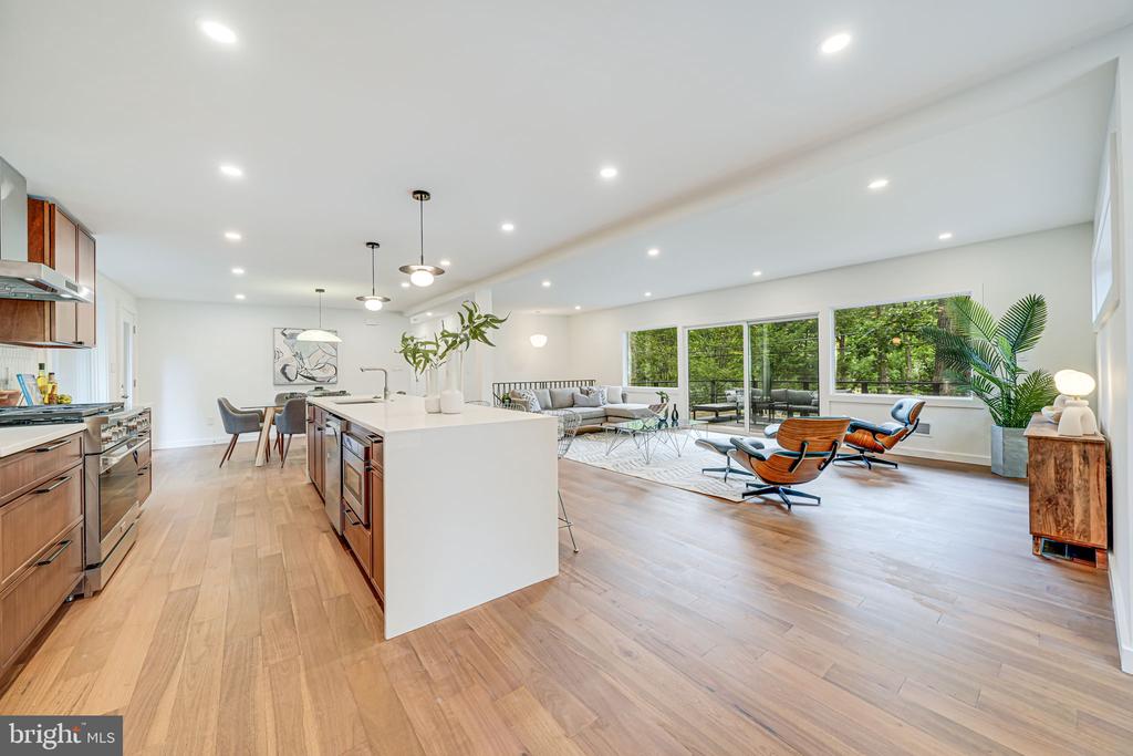 6210 WATERWAY DRIVE