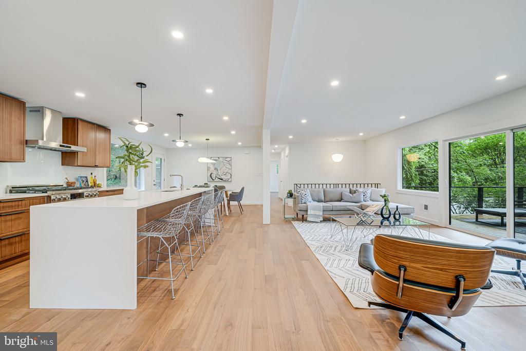 6210 WATERWAY DRIVE