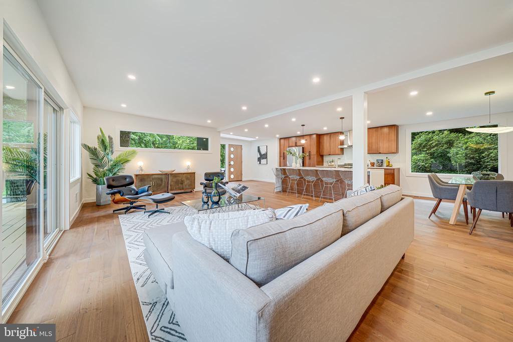 6210 WATERWAY DRIVE