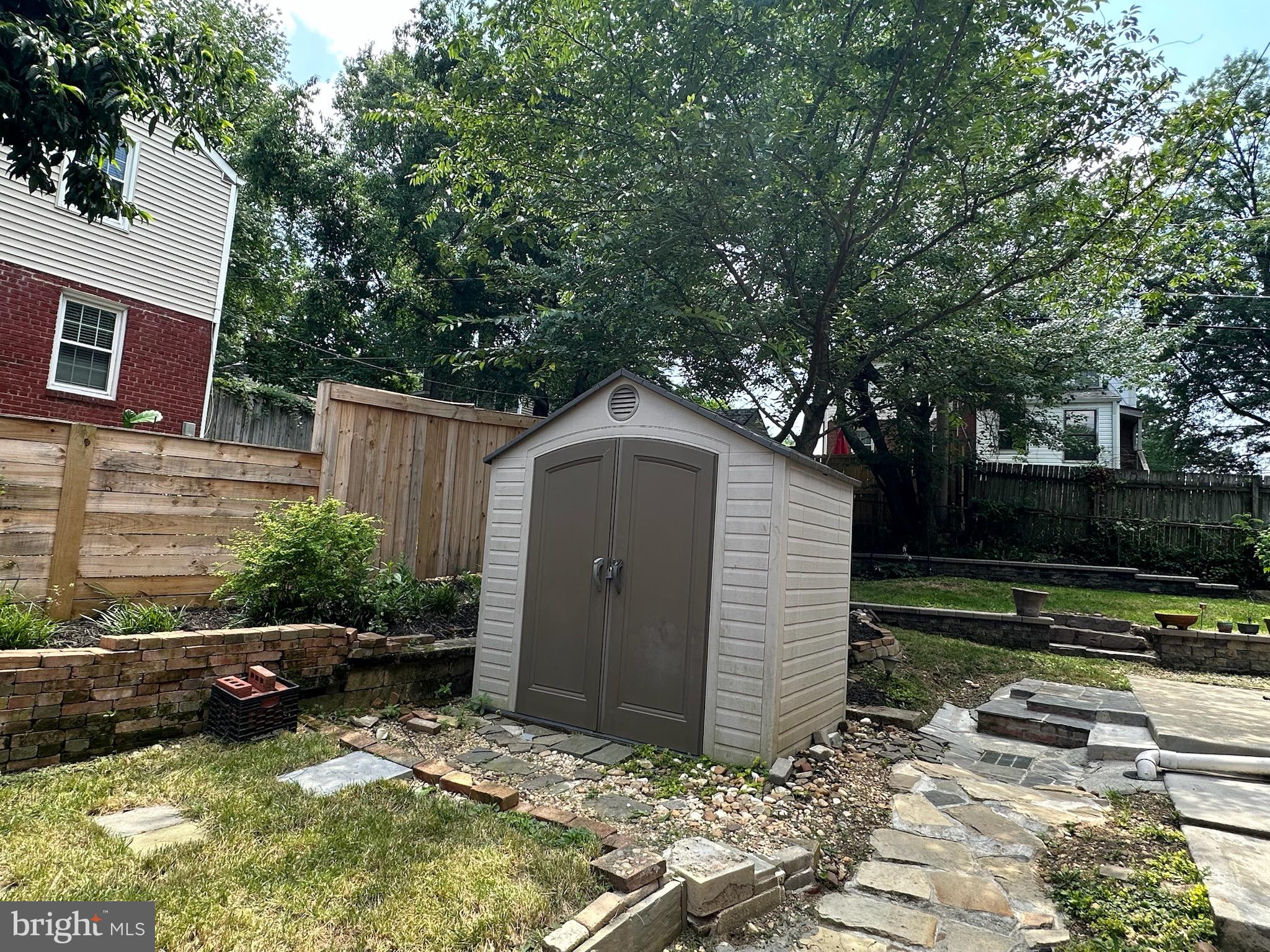 2723 FARNSWORTH DRIVE