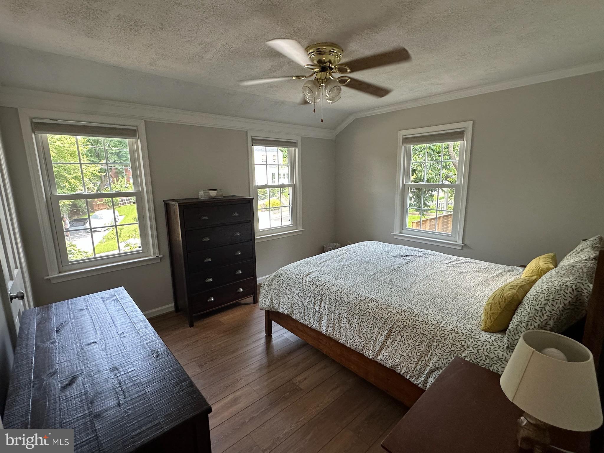 2723 FARNSWORTH DRIVE