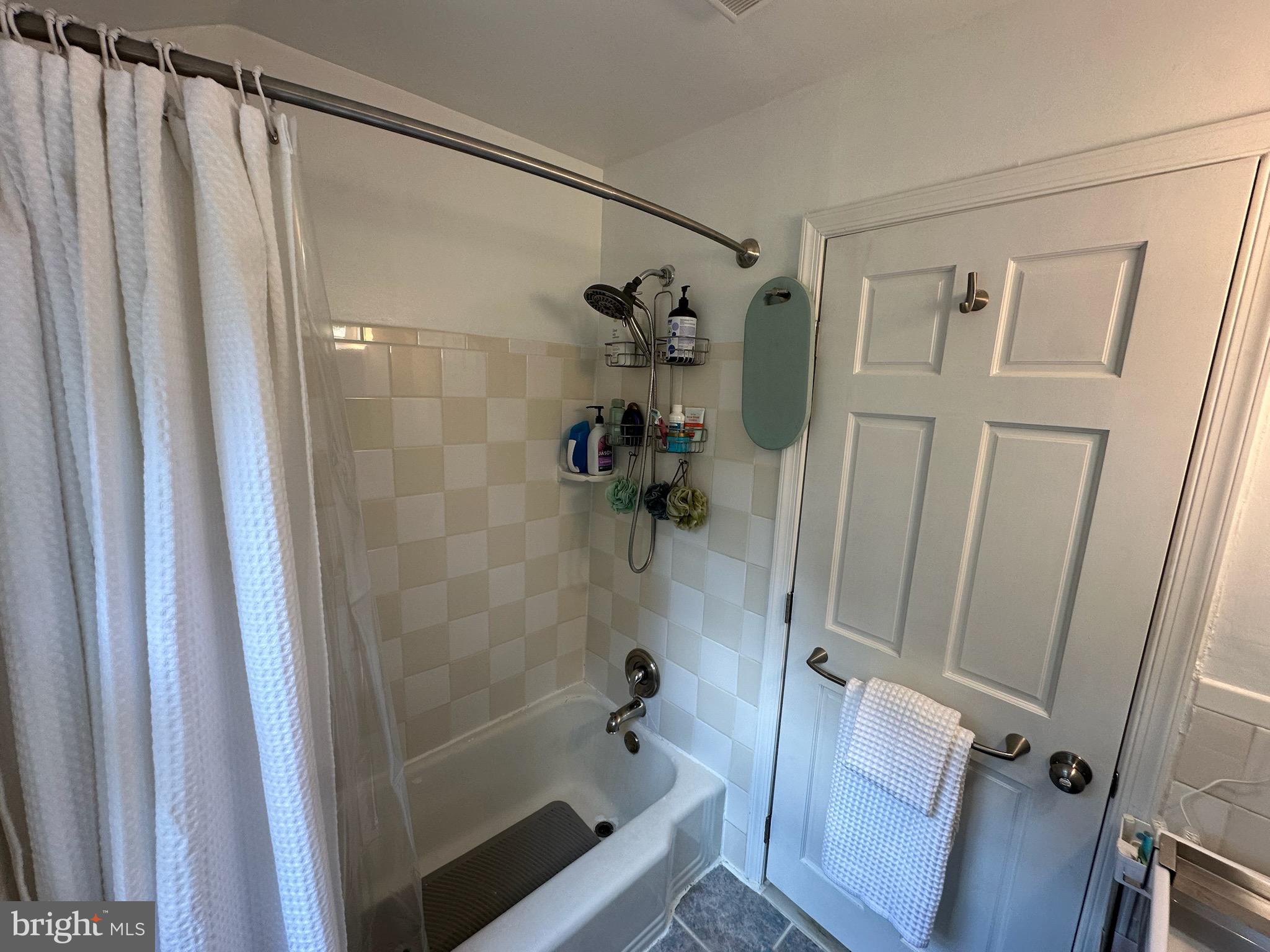 2723 FARNSWORTH DRIVE