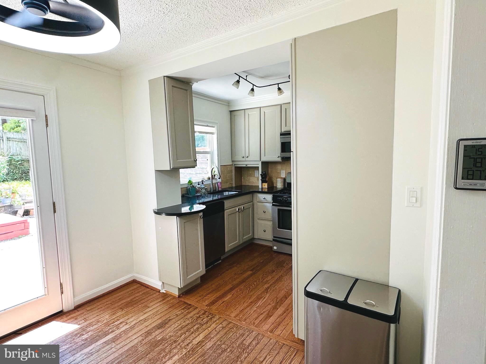 2723 FARNSWORTH DRIVE