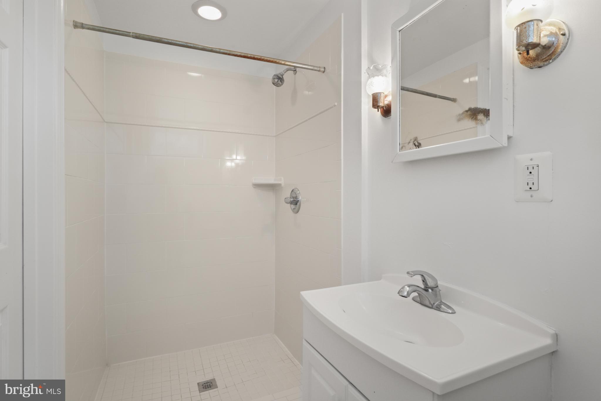 6139 TOMPKINS DRIVE