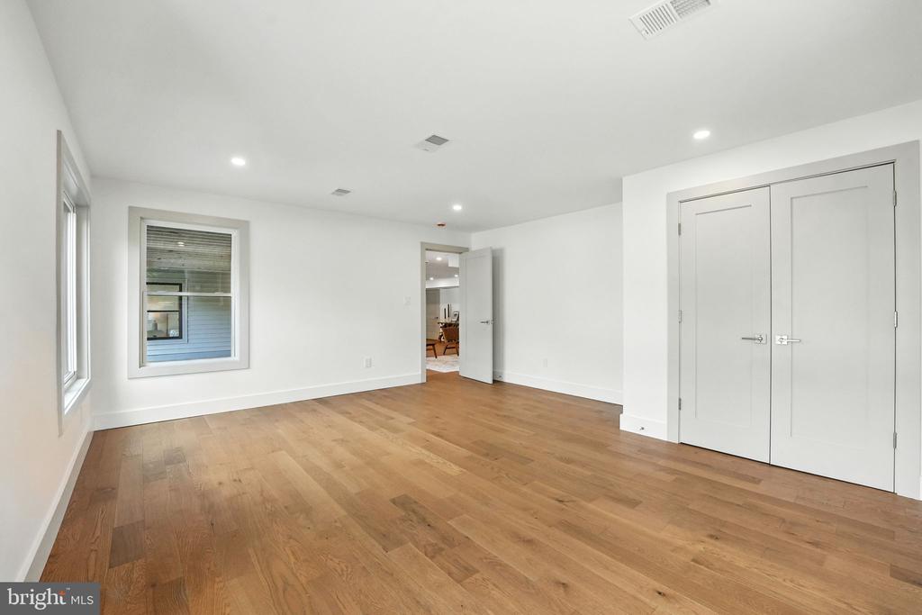 6211 WATERWAY DRIVE