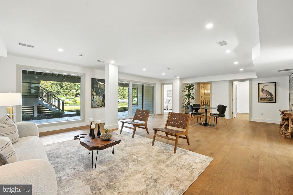 6211 WATERWAY DRIVE