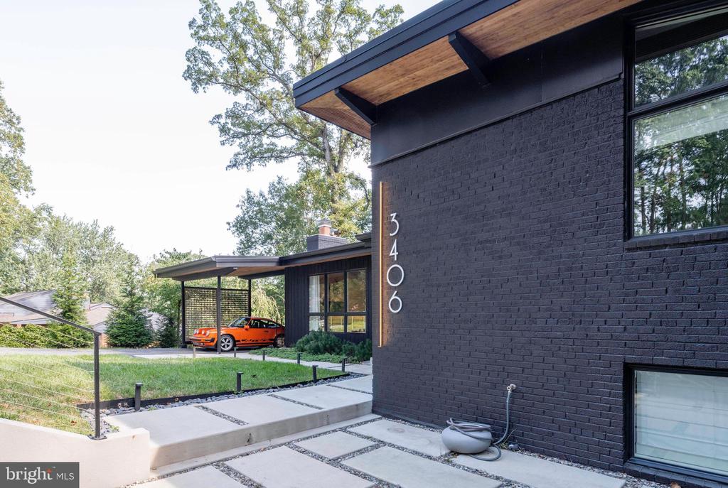 3406 BARGER DRIVE