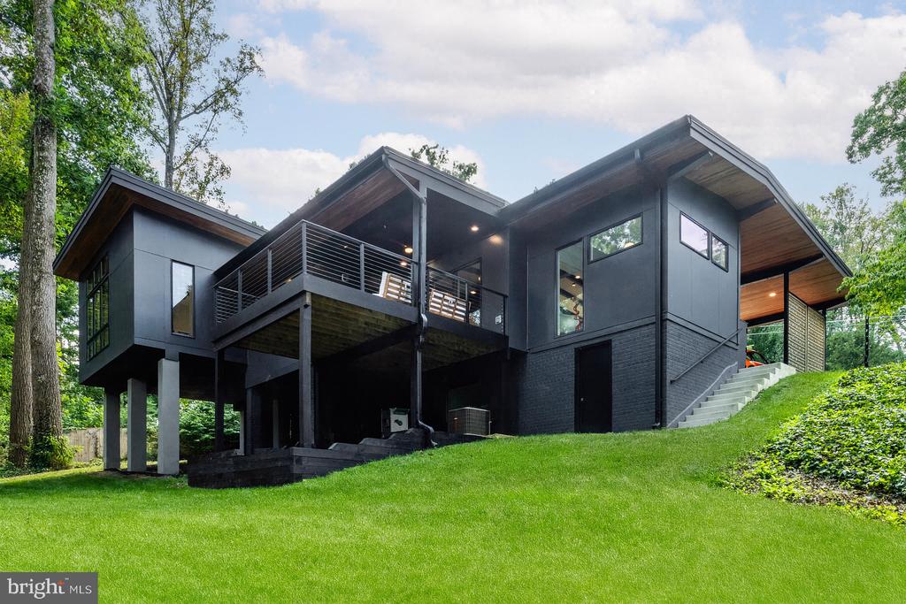 3406 BARGER DRIVE