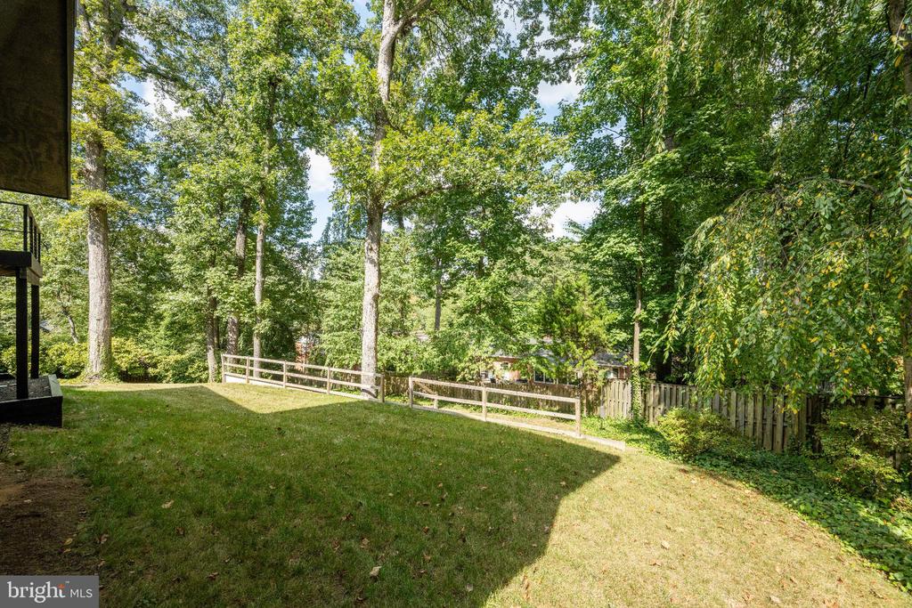 3406 BARGER DRIVE