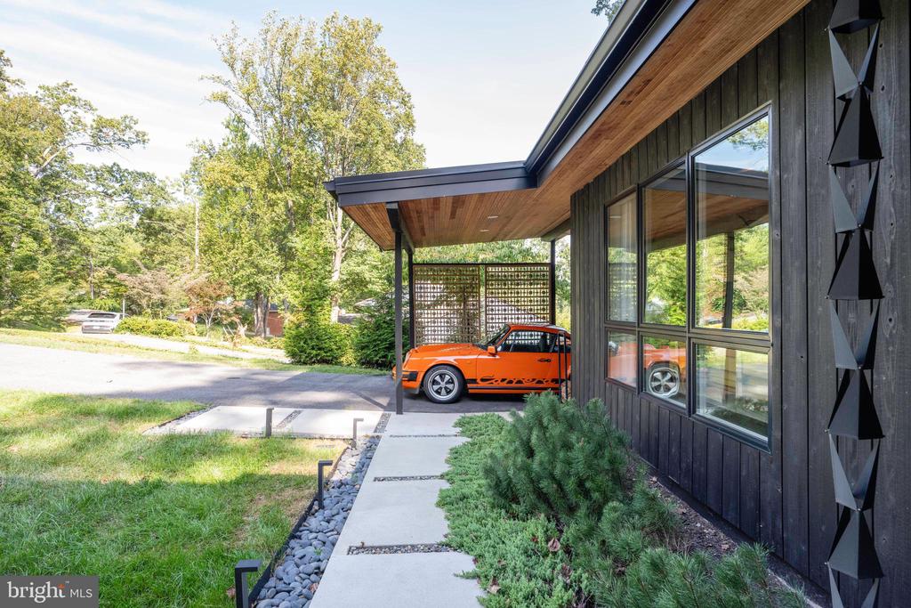 3406 BARGER DRIVE