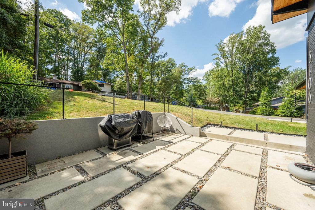 3406 BARGER DRIVE