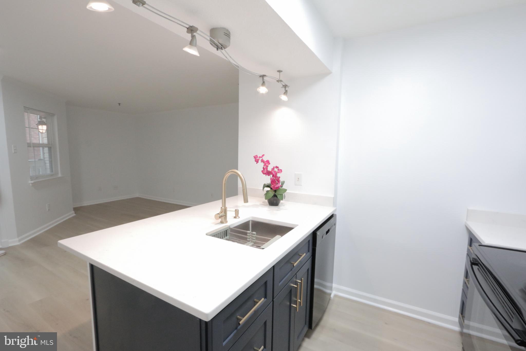 1504 LINCOLN WAY 104