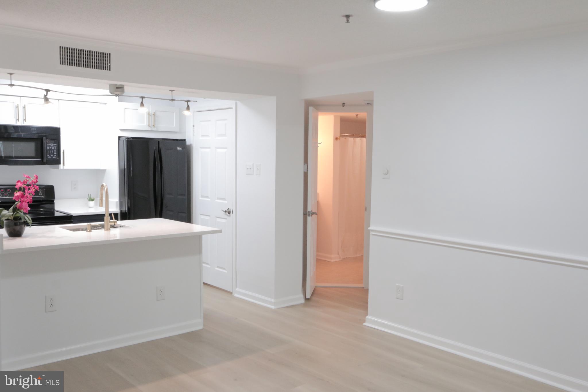 1504 LINCOLN WAY 104